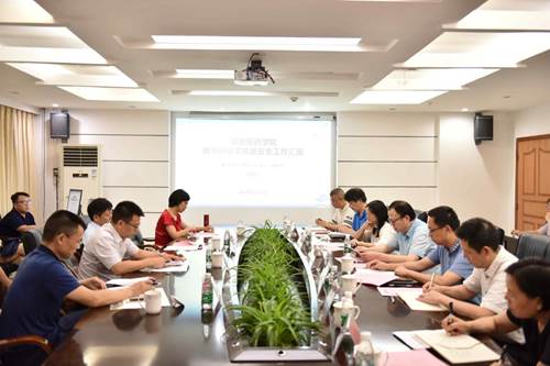 说明: http://news.hnmu.com.cn/__local/8/A3/69/40403D16072EFE9B495B4DFC5B9_8F8FCCDC_16288.jpg