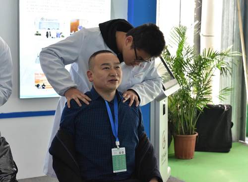 说明: http://news.hnmu.com.cn/__local/6/AA/9D/1B0286AFA0E65438F298D2DE283_D5DD93D9_16165.jpg