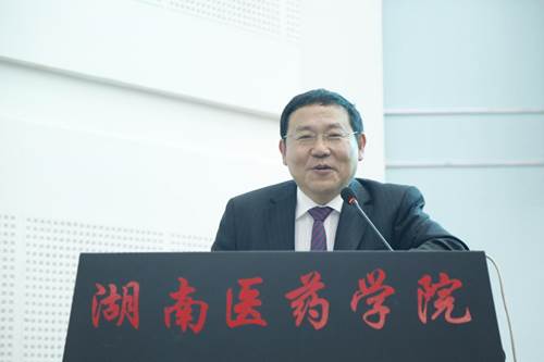 说明: http://news.hnmu.com.cn/__local/A/33/96/CD8B3889C31CE834778F8517C67_29AB5B73_9852.jpg